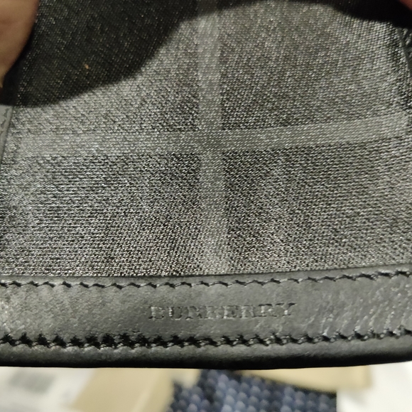 Used Burberry Wallet With all tags and box. - Picture 2 of 15